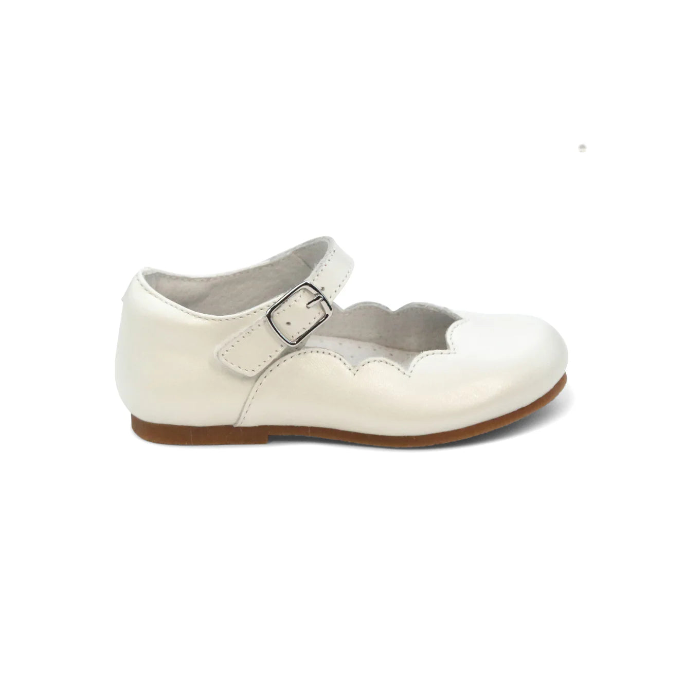 Sonia Scalloped Flat (NWOT 5)
