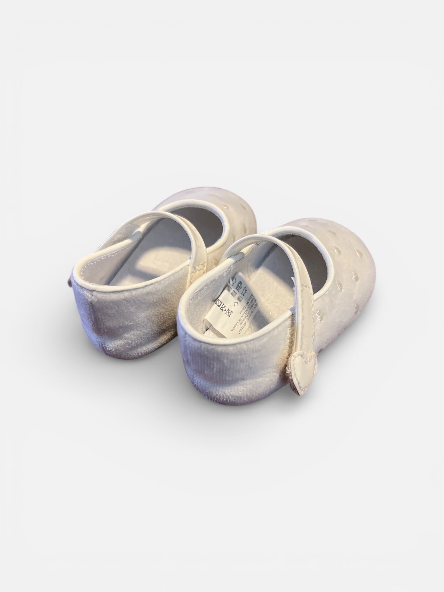 Girls Velvet Heart Pre-Walkers (Size 3-6M) EUC