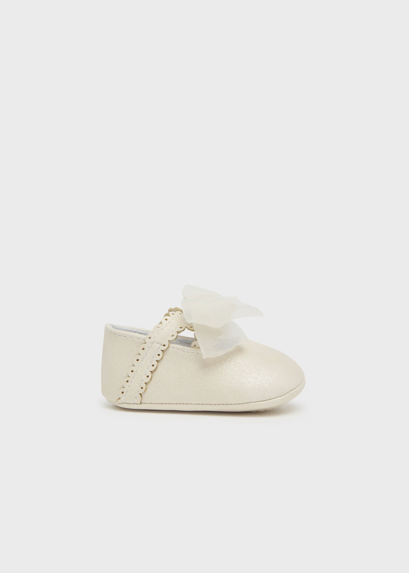 Newborn Mary Janes Sizes: (3-6M) (6-9M) EUC