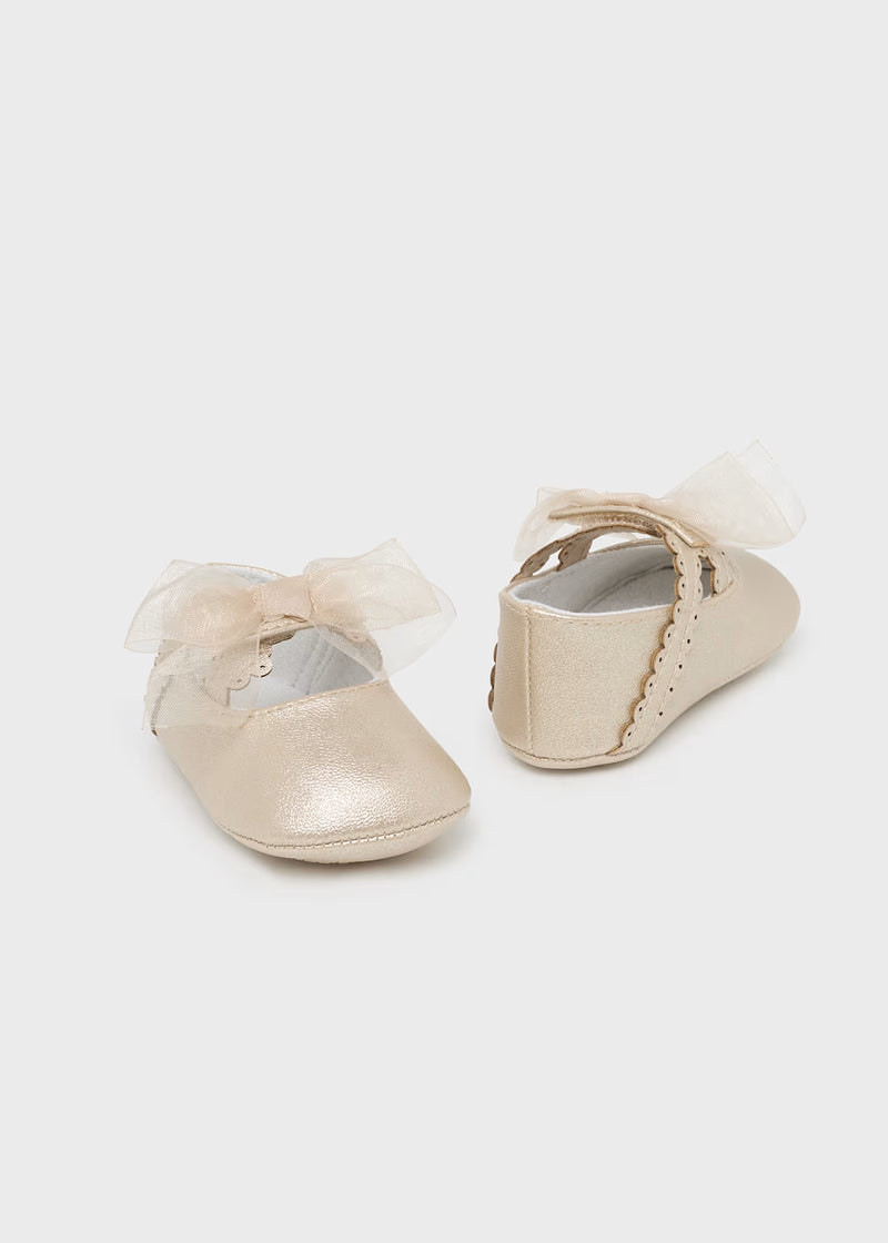Newborn Mary Janes Sizes: (3-6M) (6-9M) EUC